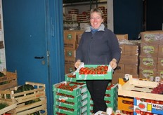 "Jessica Rohr di Pilz Rohr e' una delle poche donne che lavorano al mercato. E' una vera e propria commerciante ed e' anche la proprietaria dell'azienda. Rohr ha riferito che i commercianti del mercato all'ingrosso sono come una famiglia. "Ma siamo anche dei concorrenti. Fortunatamente, tutti si sono costruiti una clientela propria: e i clienti sono anche abbastanza fedeli. Si fermano con l'auto dal "loro" commerciante, caricano i prodotti e se ne vanno."