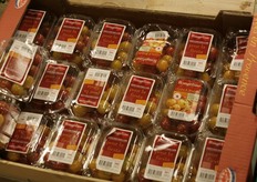 Confezioni di ciliegini bicolori a marchio Rougeline.