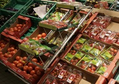 Ampio assortimento di pomodori.