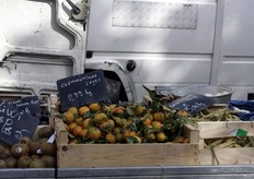 Non poteva mancare un giro alla scoperta di un mercatino ortofrutticolo settimanale.