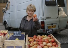 Un euro e 60 al chilo per questi pomodori.