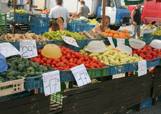 Molti produttori locali presentano la propria offerta nei mercatini all'aperto.