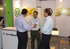 Dennis Verkooij in visita presso l'esportatore argentino di agrumi San Miguel.