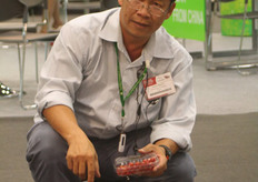 Cosa c'è in questa vaschetta? Pomodorini, ciliegie o bacche?