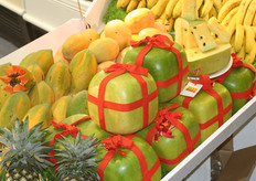 Meloni quadrati, ottenuti con la stessa tecnica delle angurie quadrate.