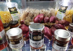 Alcune conserve Bova, realizzate con il 100% di prodotti calabresi.