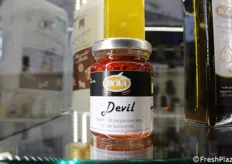 La crema di peperoncino super piccante Devil è una delle novità presentate in fiera dall'azienda Bova.