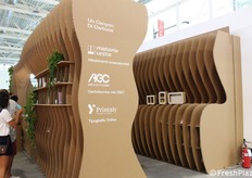 In fiera, anche un "canyon di cartone".