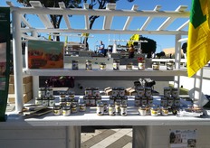 La fattoria sociale Nuova Cooperazione Organizzata e i suoi trasformati per lanciare un messaggio di legalità