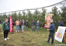 A fare da guida Lorenzo Donati