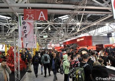 Tante gente in fiera ad ogni ora