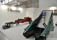 Macchine per la raccolta meccanica di frutta secca e fresca