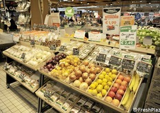 Il corner Almaverde Bio è molto ampio e mette a disposizione dei consumatori tutta la gamma di prodotti 