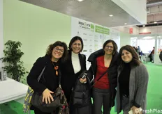 Visitatrici in fiera: Claudia Ferreyra, Alessandra Damiani e Laura Damiani e Michela Dongi