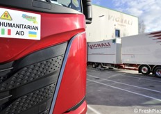 Continua il ponte di solidarietà che lega tantissimi volontari e aziende italiane alle popolazioni ucraine rimaste senza nulla a causa della guerra. Il 24 gennaio 2023, 4 bilici sono partiti dalla Romagna con destinazione Polonia, ai confini con l'Ucraina, dove gli aiuti (per lo più ortofrutta ma anche medicinali e vestiario) sono stati distribuiti alle popolazioni in difficoltà. (fotoservizio Cristiano Riciputi)