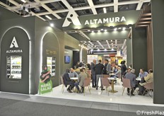 Agenda fitta per l'Organizzazione di produttori Altamura. La linea di IV gamma Mama Salad, lanciata alla scorsa edizione della fiera berlinese, è stata tra i protagonisti, insieme al Mix Selvatico di erbe spontanee (lanciato a novembre scorso) e alla linea di fiori eduli.