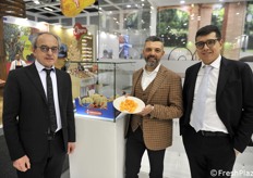 Melone Francescon appena arrivato dal Senegal: Silvano Chieregati, Alessio Orlandi e Alfredo Fincato