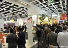 Padiglione delle sementiere molto affollato 