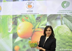 Anita Minisci nello spazio del Consorzio di tutela Clementine di Calabria