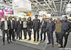 Il team di Agribologna. Al centro il nuovo direttore generale Massimiliano Moretti