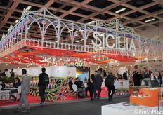 Lo stand della Regione Siciliana, quest'anno ritenuto da molti un po' affollato e ripetitivo