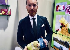 Raffaele Lasciarrea con indivia Belga a marchio ILFRES®️