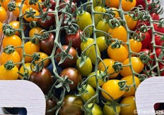 Una cassetta mista. Grande è l'attenzione per ogni dettaglio. Non basta fare ottime produzioni bisogna anche saperle presentare bene