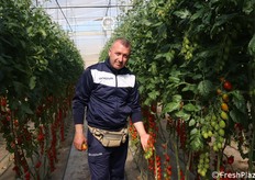 Gioacchino Russo, un produttore che nell'ambiente è spesso definito come "artista del pomodoro" per la grande attenzione che riversa nelle sue coltivazioni. Russo ha maturato un notevole know how nella produzione di pomodori a piccoli frutti che gli valgono l'apprezzamento del retail internazionale di nicchia.