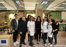 Foto di gruppo per lo staff de L'Insalata dell'Orto