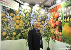 Pere Eden: Uzi Cairo