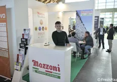 Cesare Corazza allo stand Mazzoni