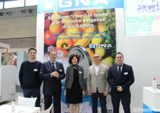 Massimiliano Nucci, Valerio Nucci, Gabriella Bolzoni, Carlo Iannuzzi e Loris Di Paolo dell'azienda GNA, specializzata in macchine e sistemi automatici per il confezionamento di prodotti alimentari e non food.