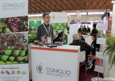 Una fiera ricca di appuntamenti per l'azienda Coniglio. Seduto al tavolo, Nicola Coniglio, titolare dell'omonima azienda (primo da sinistra).