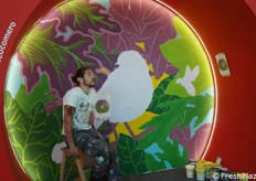 Un momento di pausa durante la realizzazione dell'opera.