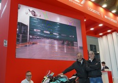 ... non a caso sponsor di gare motociclistiche, come ci mostrano Vanni Vignali, Fabio Vignali e Samuele Zanelli.