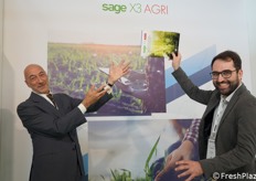 Cosa vogliono dirci Cristian Marconi e Stefano Rizzato di Argo Logica? Semplice: che la ditta fornisce consulenza in termini di analisi, sviluppo e gestione di soluzioni nel settore ICT ed è specializzata nella implementazione e gestione della soluzione ERP Sage X3. Argo Logica ha sviluppato SAGE X3 AGRI, soluzione ERP internazionale specifica per il settore agroalimentare. Un modo per mettere le ali e far volare le imprese del settore, così come la brochure si trasforma in un... aeroplanino!