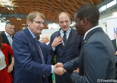 Incontri internazionali tra Renzo Piraccini, Presidente e Amministratore Delegato - Macfrut - Cesena Fiera (sulla sinistra), e varie delegazioni estere.