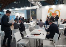 Stand della Sorma: l'azienda produttrice di macchine per la lavorazione e il confezionamento di ortofrutta ha celebrato in fiera i suoi 50 anni di storia.