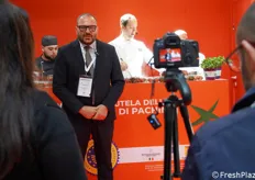 Nello stand dedicato al Consorzio di Tutela del Pomodoro di Pachino IGP troviamo il presidente Sebastiano Fortunato impegnato in una registrazione televisiva.