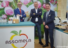 Nello stand collettivo di Assomela incontriamo Fabio Zanesco, Marco Rivoira e Simone Pilati, per un momento conviviale.