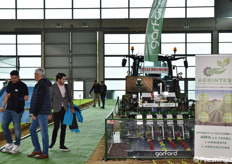 Dimostrazione di macchina Garford a Macfrut in Campo.