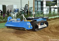 Field Robotics è un'azienda tecnologica a carattere scientifico fondata nel 2022 a Bologna. Il Rover è una piattaforma robotizzata dotata di trazione elettrica e guida autonoma o remota per eseguire lavori in campo, sfruttando una serie di attrezzi, come ad esempio trincia e irroratore.