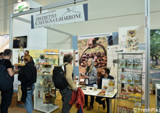 Novità di quest'anno, il Salone del Castagno. Qui lo stand del Distretto della Castagna e del Marrone della Campania.