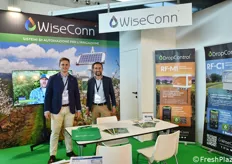 Nello stand WiseConn, azienda californiana specializzata nei sistemi di automazione dell'irrigazione e della fertirrigazione, troviamo Alberto Basilissi e Marco Bezzi.