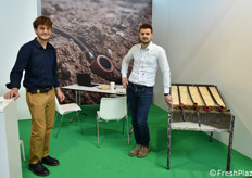 Nello stand SR Innovative, start-up specializzata in prodotti che agevolano la manodopera in agricoltura, abbiamo Isacco Roviaro e Ismaele Benaglio.