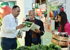 Richiesta di informazioni allo stand Bayer - Seminis - De Ruiter.