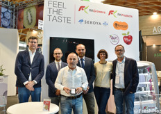 Nell'area collettiva del Piemonte, incontriamo (da sinistra): Alberto Invernizi (RK Products), Giampietro Lingua (Iberiana Frucht RK Growers), Carlo Lingua (RK Growers), Marco tempesta (AVI), Cristiana Bargiano (RK Growers) e Romualdo Riva (Berryway).