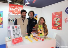 La squadra dell'azienda Natys, il cui marchio Naty's è stato fondato nel 1963. 