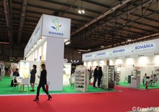 Tra le collettive estere, quella della Romania.