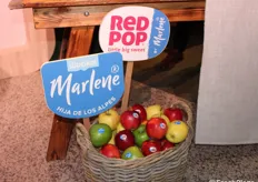 Granny Smith e Gloden Delicious a marchio Marlene e mele RedPop utilizzate nel corner del gusto.